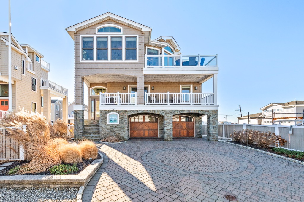 386 N 10th St, Surf City, NJ 08008, USA