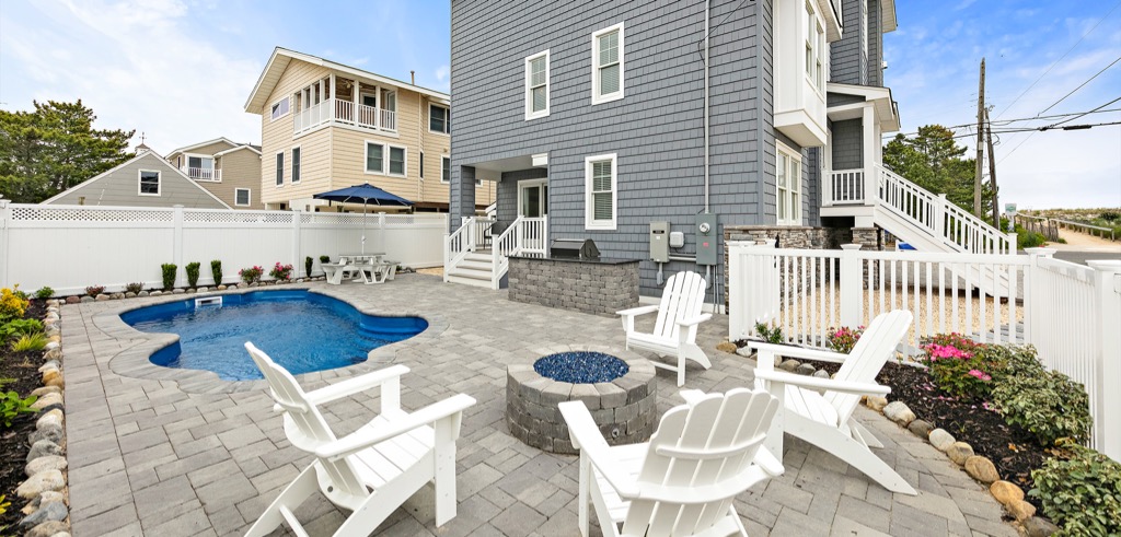 27 E Harmony Ave, Brant Beach, NJ 08008, USA